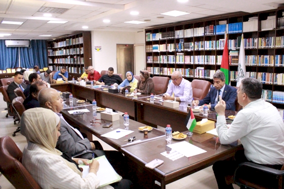 الهيئة المستقلة تناقش مدى قانونية الحصول على تصريح مسبق  لعقد نشاطات الجمعيات الأهلية في قطاع غزة